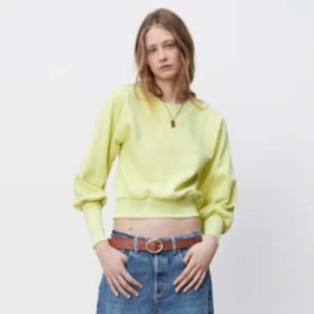 zara balloon sleeve sweatshirt lime green blogger favorite